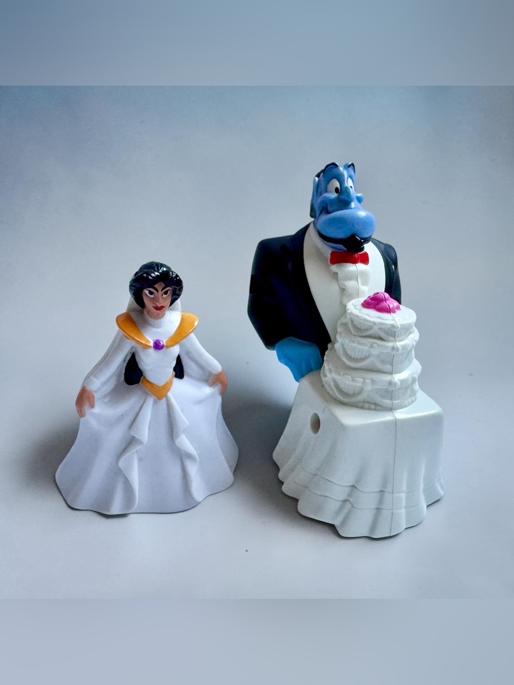 McDonald’s Disney Aladdin King of Thieves Toys Genie Jasmine 1996 Wedding Cake